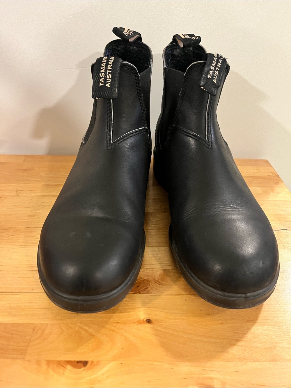 Blundstone Black Leather Chelsea Boots Womens 9